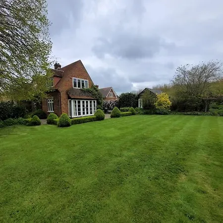 Old School House Surrounded By Countryside Villa Earls Colne Exterior photo
